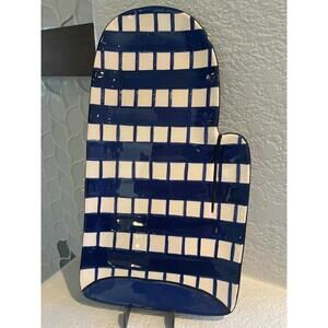Becca Signature Collection Mitten serving plate blue and white